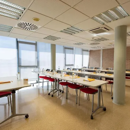 Resort Y Congresos - Universitaria 2*